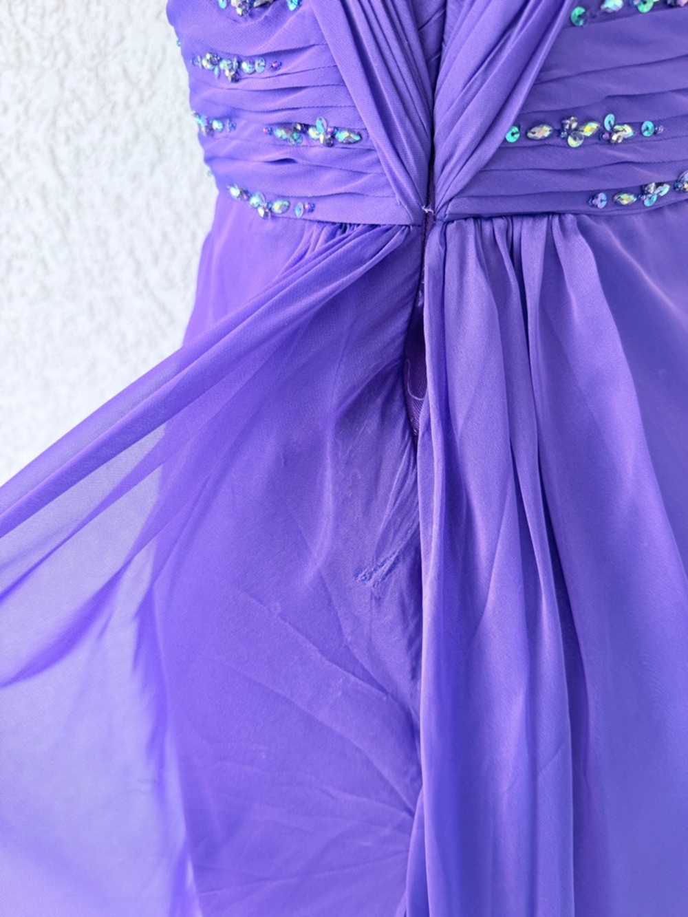 Formal gown - Picture 7 of 8